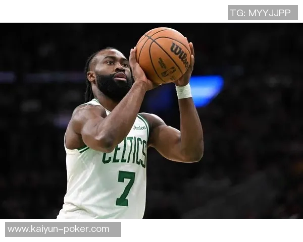 杰伦布朗赞沃尔什表现出色防守与关键投篮双双奏效 杰伦布朗赞沃尔什表现出色防守与关键投篮双双奏效