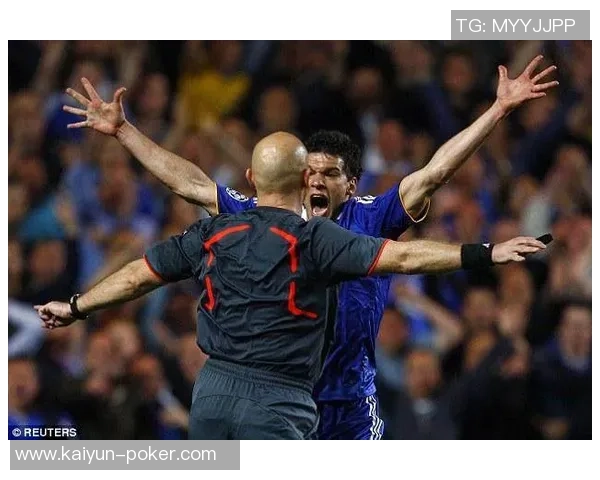 前裁判揭示在伯纳乌执法的风险与挑战引发广泛关注