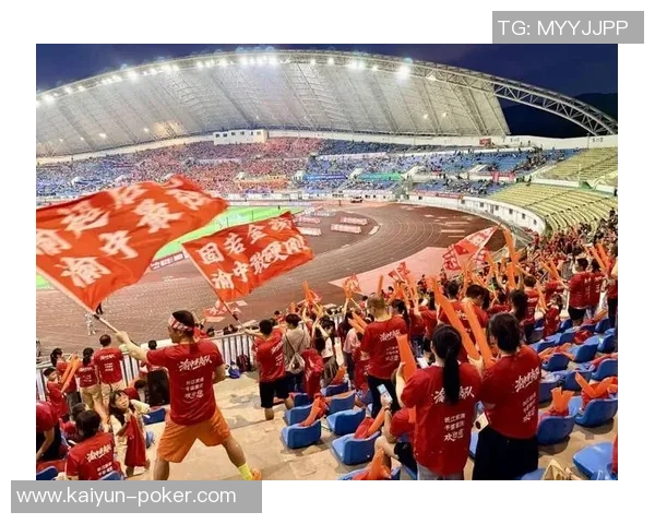 走近可爱的球迷们感受他们为海港小将们呐喊助威的热情与激情 走近可爱的球迷们感受他们为海港小将们呐喊助威的热情与激情