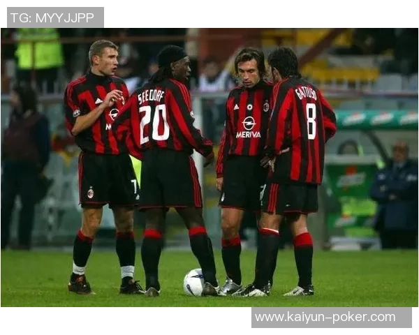 米兰2526赛季全家福揭晓阿莱格里与莫德里奇同框引发热议