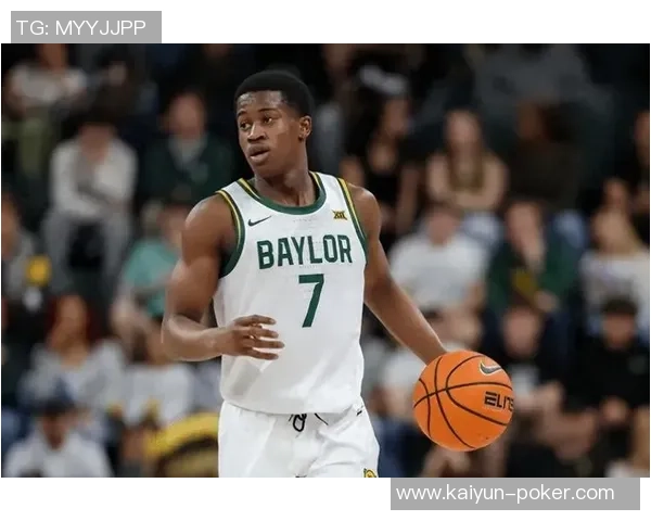 埃奇库姆高空起飞挑战米切罗虽未成功却成功造成犯规